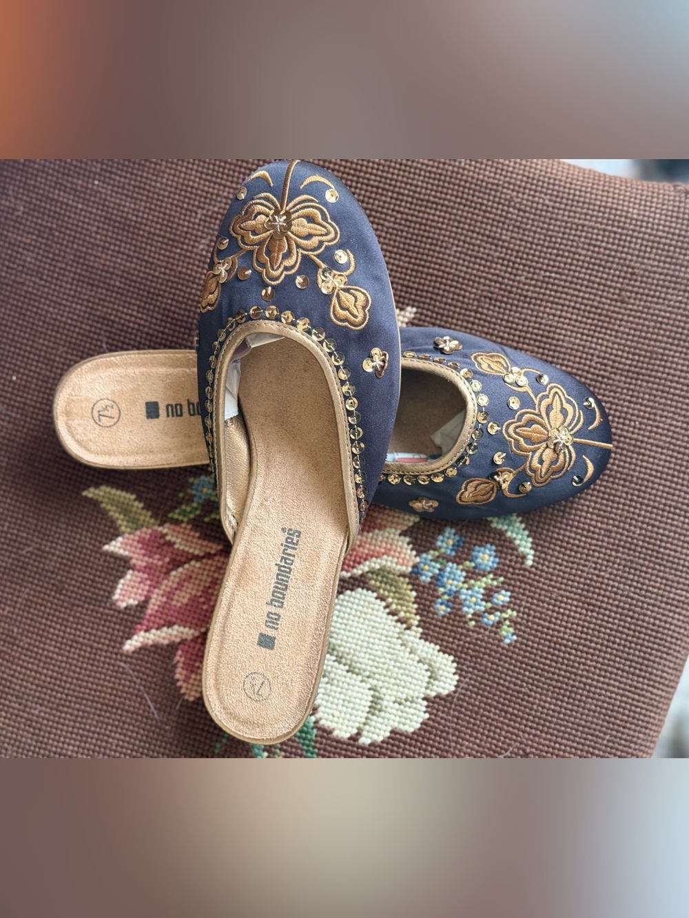Y2K Vintage No Boundaries sequined kitten heels / 7.5